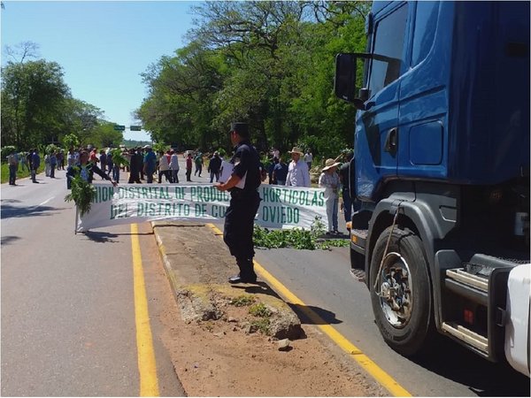 Productores de tomate cierran ruta y piden mejores precios