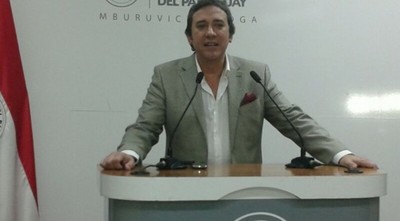 Embajador en Uruguay fue convocado por Abdo Benítez