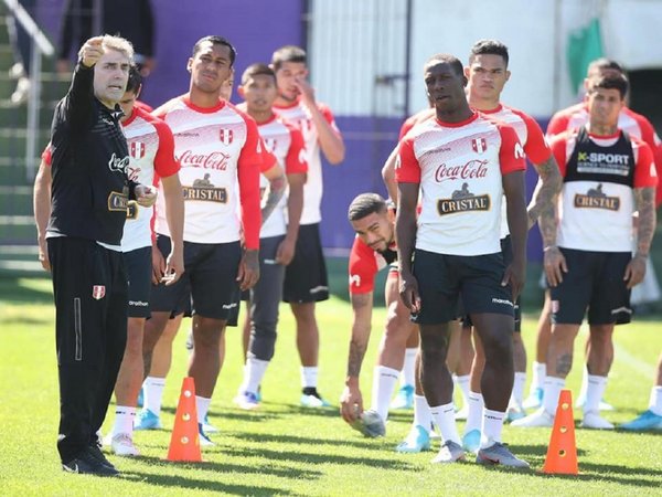 Perú ya se entrena en Montevideo