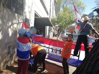 Comisión Escrache espera salida de diputados “blanqueadores” - Nacionales - ABC Color