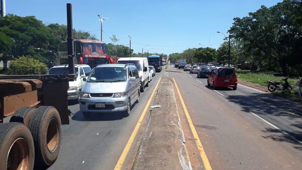 Tomateros liberan ruta tras caótico cierre en Coronel Oviedo