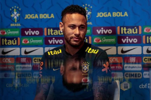 Nunca pensó llegar a los 100 partidos con Brasil - Fútbol - ABC Color