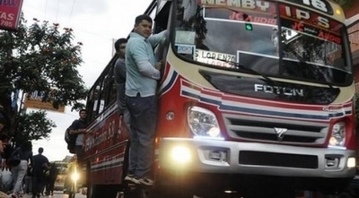 HOY / Suspenden el paro de transporte y redoblan esfuerzos contra buses 'Frankenstein'