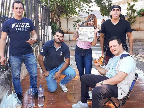 Policía dispara contra actor que simulaba asalto para una grabación