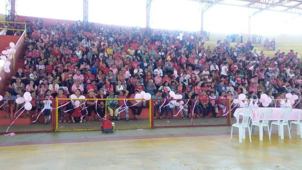 Mujeres reciben orientación para prevenir el cáncer de mamas - Nacionales - ABC Color