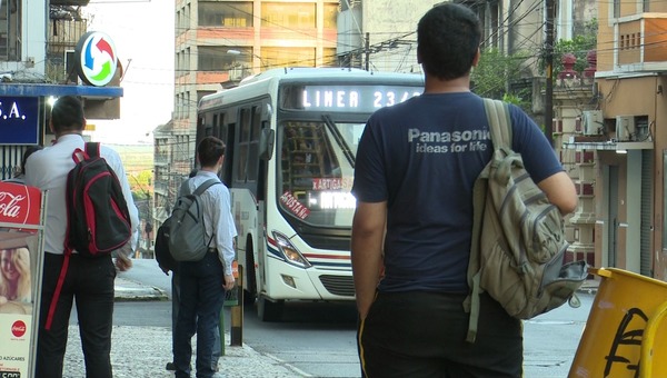 Desactivan paro de transporte y sacarán de circulación a empresas informales
