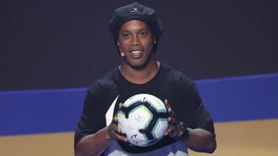 HOY / Suman los problemas legales para Ronaldinho
