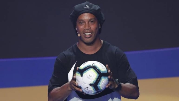HOY / Suman los problemas legales para Ronaldinho