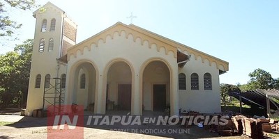 JOSÉ L. OVIEDO: CON RESPALDO MUNICIPAL REPARAN TECHO DE EMBLEMÁTICA CAPILLA