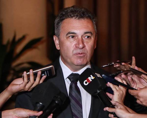 Licitación “sospechosa” pone en jaque vuelta de Ullón al equipo presidencial - ADN Paraguayo