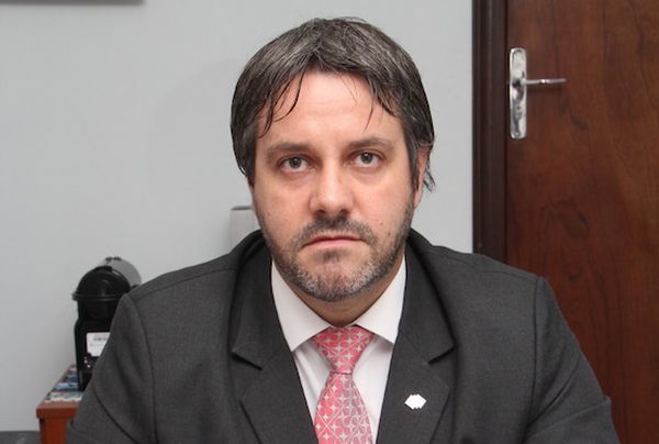Fiscal internacional cuestiona gestión del embajador Rogelio Benítez