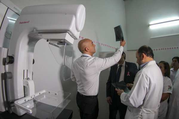 Hospital de Barrio Obrero activa funcionamiento de nuevo mamógrafo digital