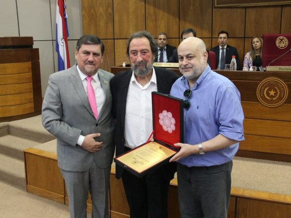 Senadores homenajean al histórico dirigente Domingo Laíno