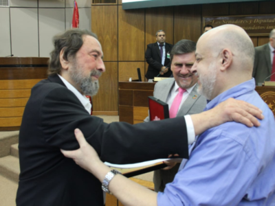 Payo tilda de ladrón a Blas Llano