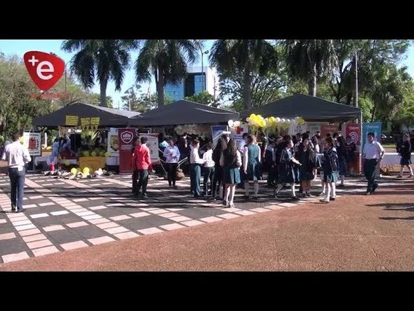 FERIA POR EL DÍA MUNDIAL DE LA SALUD EN LA PLAZA DE ARMAS
