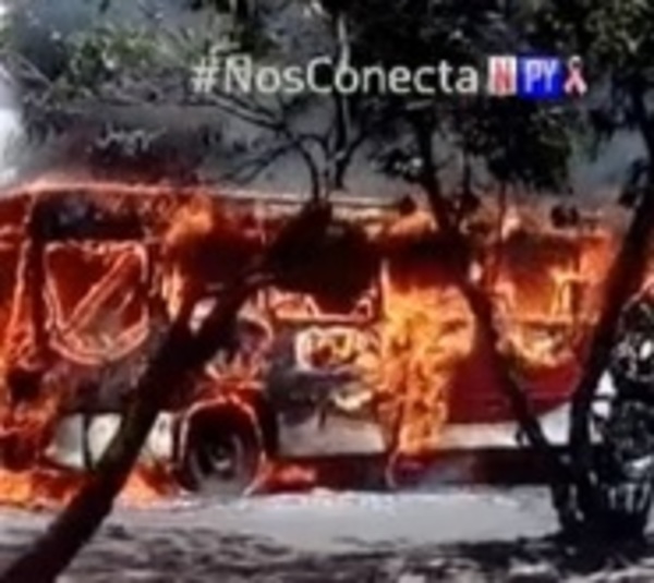 Otra chatarra arde en Asunción - Paraguay.com