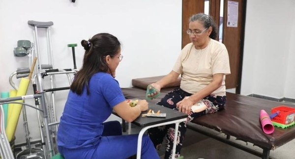 HOY / Rehabilitados de accidentados de tránsito copan salas de kinesiología de Clínicas