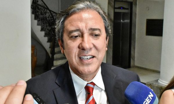 Embajador dice que su venida es una medida de protesta contra Uruguay