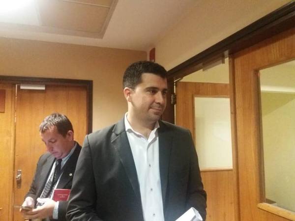 Diputados podrían ser castigados en las urnas por blanqueo de sus miembros » Ñanduti