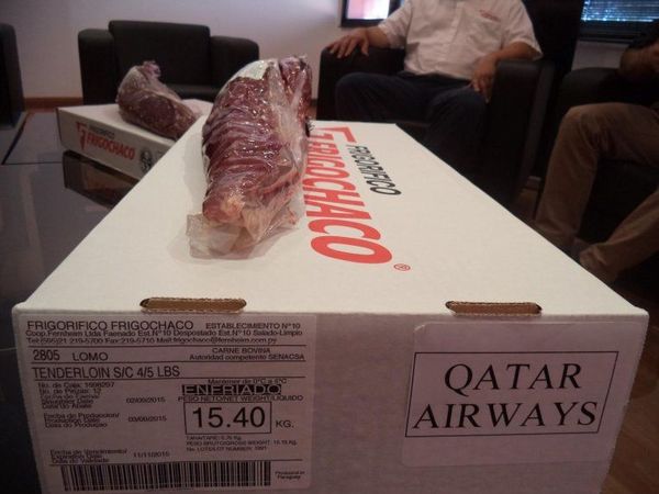 Carne paraguaya firma contrato con Qatar Airways