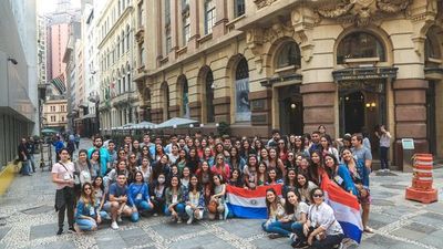 Futuros arquitectos paraguayos viajan para experimentar ciudades