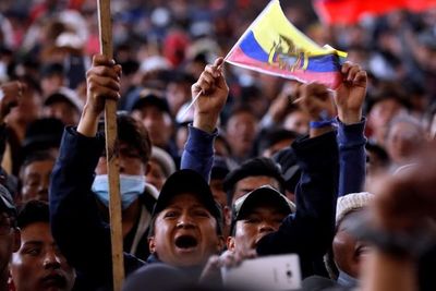 Indígenas llaman al Ejército a retirar apoyo al presidente de Ecuador - Mundo - ABC Color