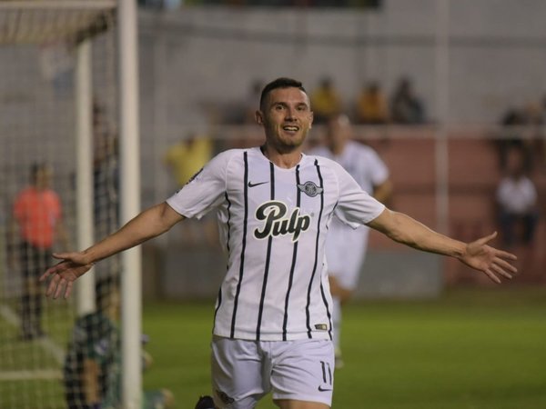 Libertad derrota a Luqueño y se instala en semis