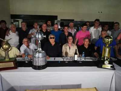 Plantel campeón de América del 90 celebra junto a ODD un aniversario más