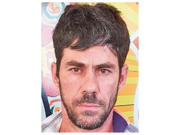 Expulsan a preso fugado, pero otros 2 seguirían por la zona