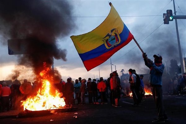 Muerte de indígena en Ecuador complica diálogo con el Gobierno
