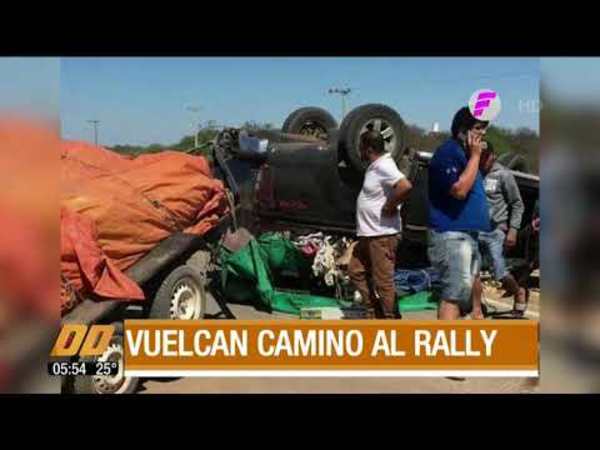Vuelcan camino al Rally del Chaco