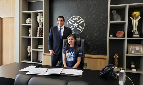 Por una sociedad más igualitaria, niñas toman hoy el lugar de máximas autoridades