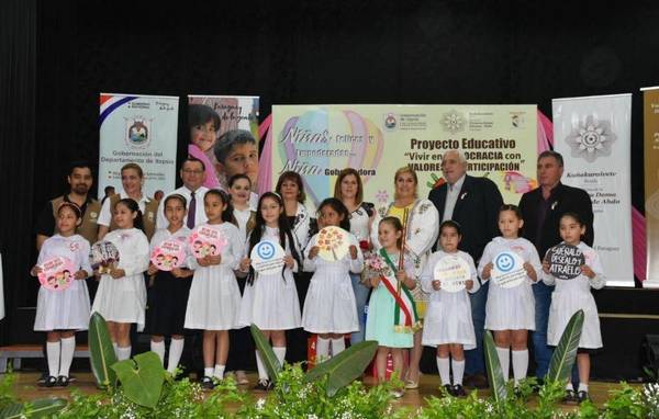 EN EL DÍA INTERNACIONAL DE LA NIÑA, ASUMIÓ LA “NIÑA GOBERNADORA DE ITAPÚA”