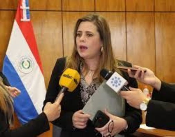 Kattya Gonzalez insta a buscar responsables de la negligencia caso Arrom