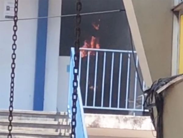 Incendio en la Facultad de Filosofía de la UNA - Nacionales - ABC Color
