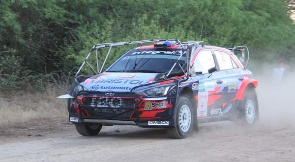 Diego Domínguez se hace líder del Transchaco Rally