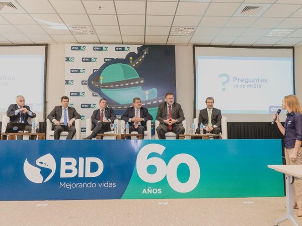 Sectores público y privado abordan fortalecer instituciones para una gestión pública más eficiente