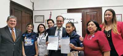Niñas 'asumieron' el poder en más de 80 instituciones