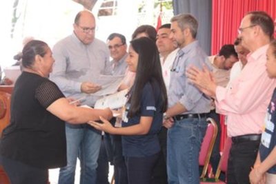 Unos cuarenta y tres beneficiarios recibieron subsidios habitacionales en Concepción - .::RADIO NACIONAL::.
