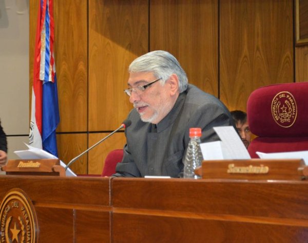 Lugo asegura que pedofilia en la Iglesia debe tratarse con misericordia