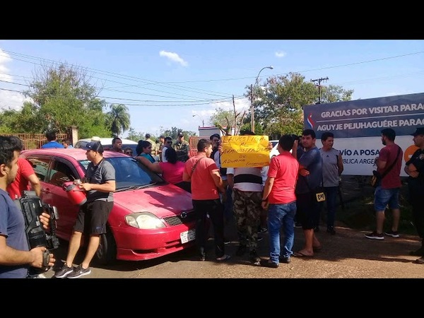 IMPORTADORES DE FRUTAS Y VERDURAS CIERRAN ACCESO AL PUENTE SAN ROQUE