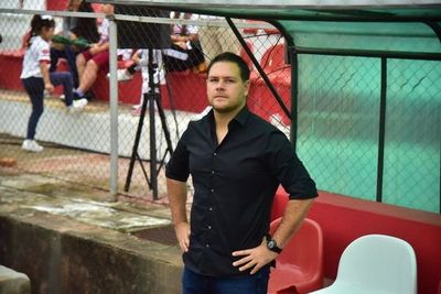 Daniel Farrar queda afuera del Kelito