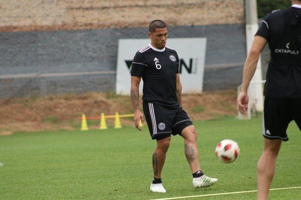 Olimpia enfrenta al equipo del Chiqui Arce