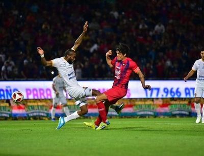 Cerro sigue cayendo en la tabla de puntajes