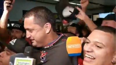 Bobadilla es recibido como un ídolo en Colombia