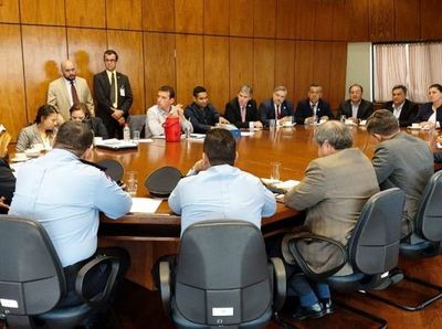 Conforman mesa de trabajo para crear una ley que destierre la violencia en las canchas de fútbol