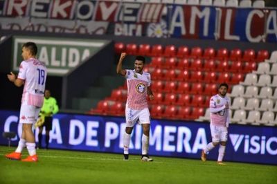 San Lorenzo golpea bajo a Cerro Porteño, días previos a definir su situación en la Libertadores