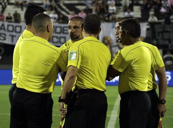 Estos son los árbitros elegidos para los primeros partidos del torneo de primera