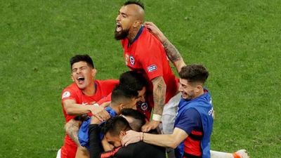 Chile clasifica por penales ante Colombia
