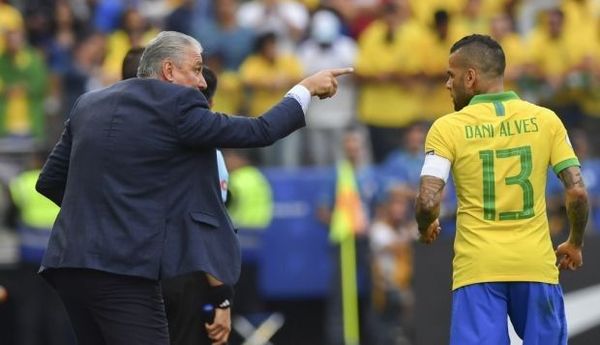 Tite prepara a Brasil para un decisivo "juego de contacto" ante Paraguay